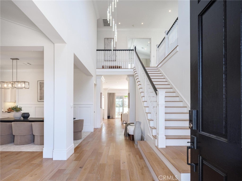 8056 Kentwood