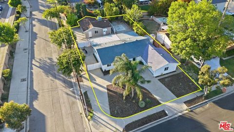 Photo of 10401 Amigo Avenue, Porter Ranch, CA 91326 (MLS # 25621461)