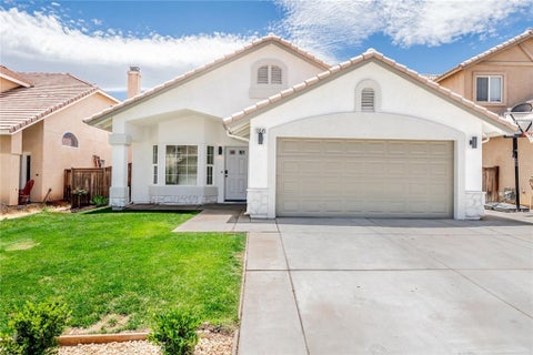 Photo of 13645 Summit View Street, Hesperia, CA 92344 (MLS # HD26140168)