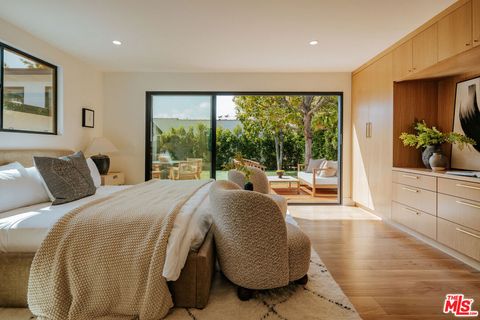 Photo of 3107 Pearl Street, Santa Monica, CA 90405 (MLS # 25549841)