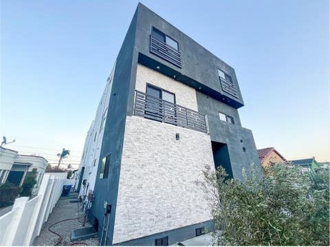 Photo of 3020 Virginia RD #1/2, Los Angeles, CA 90016 (MLS # PW26171272)