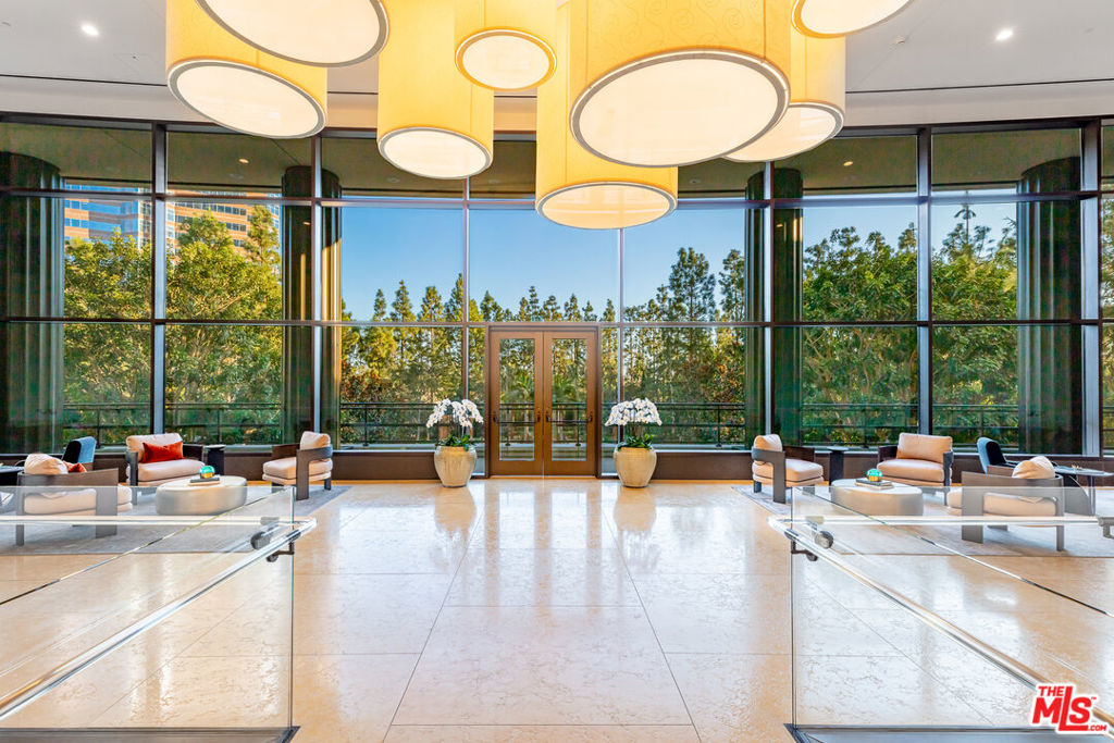 1 W CENTURY Drive 31D