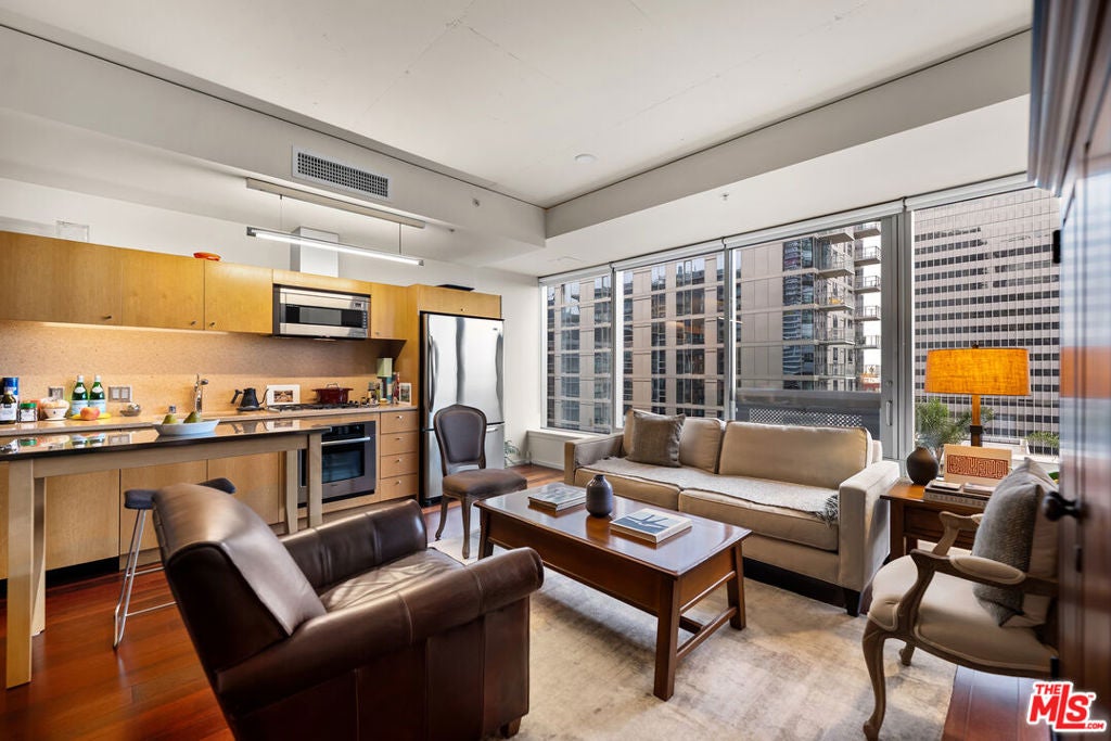 1155 S Grand Avenue 1111