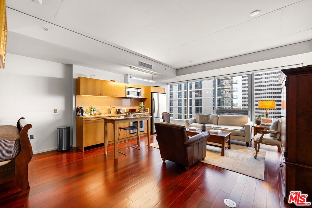 1155 S Grand Avenue 1111
