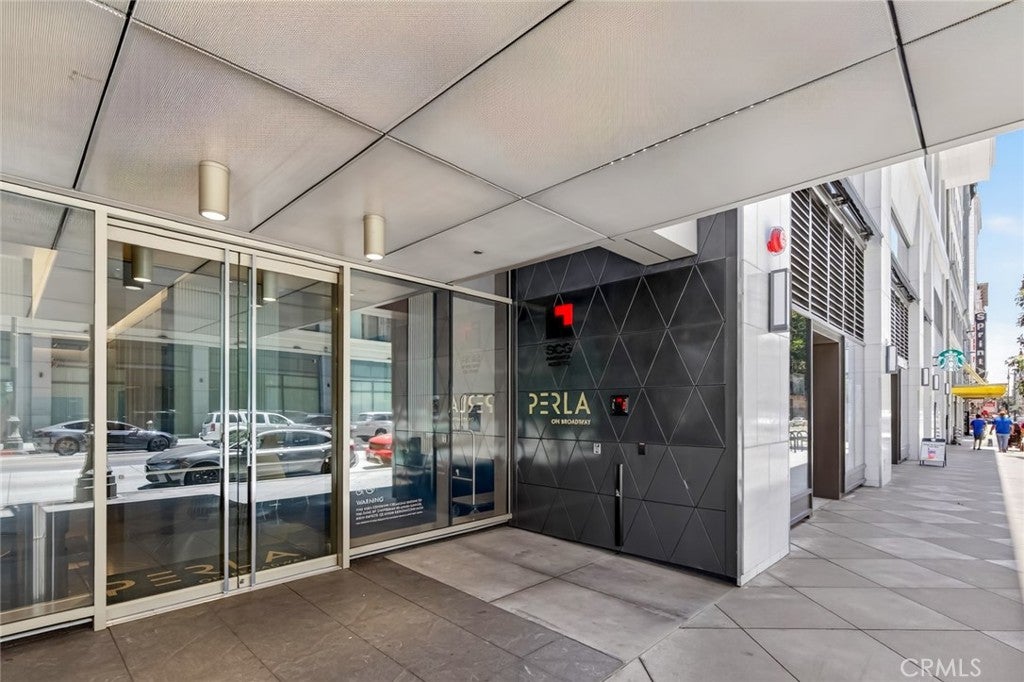 400 S Broadway 1708
