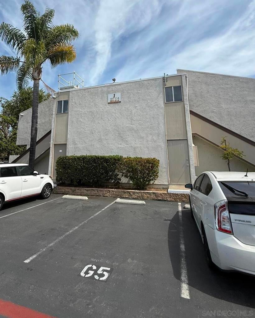 3549 Castle Glen 113
