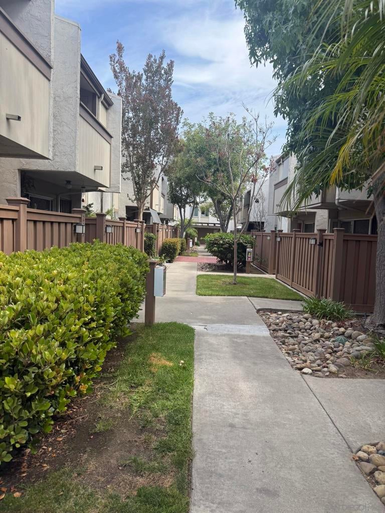 3549 Castle Glen 113