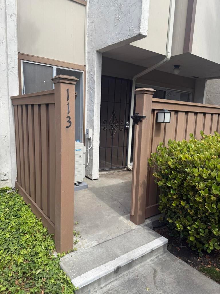 3549 Castle Glen DR