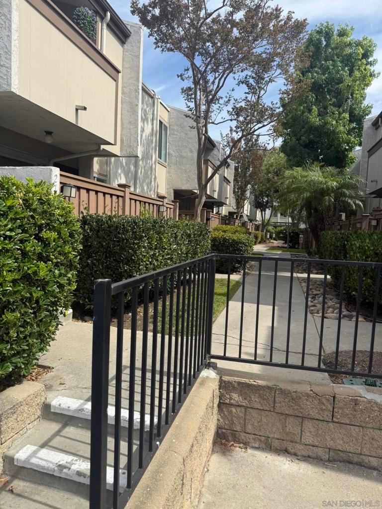3549 Castle Glen 113