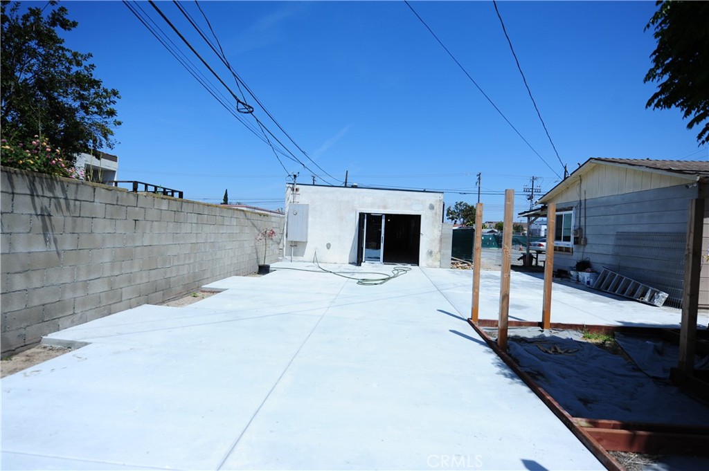 4522 W 1st Street
