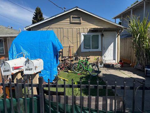 Photo of 3085 William Avenue, Redwood City, CA 94063 (MLS # ML82039860)