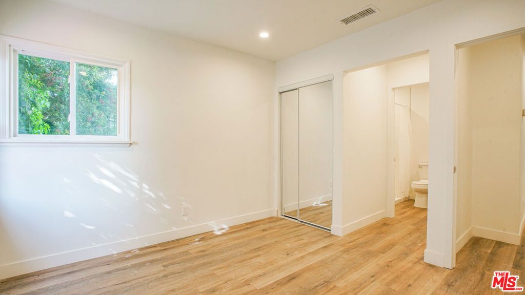 listing image 130722284938719463435