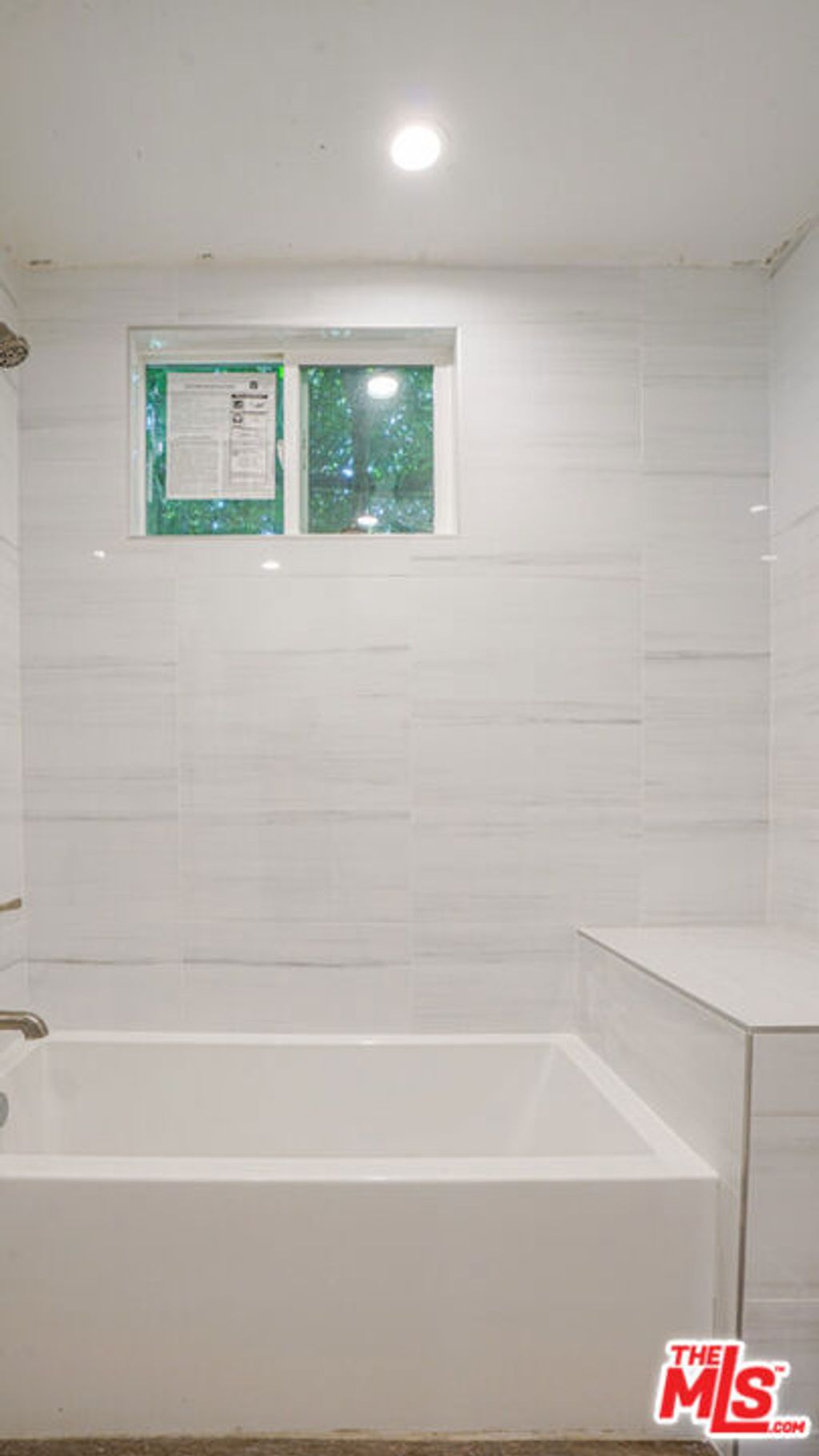 listing image 130726329088464043110