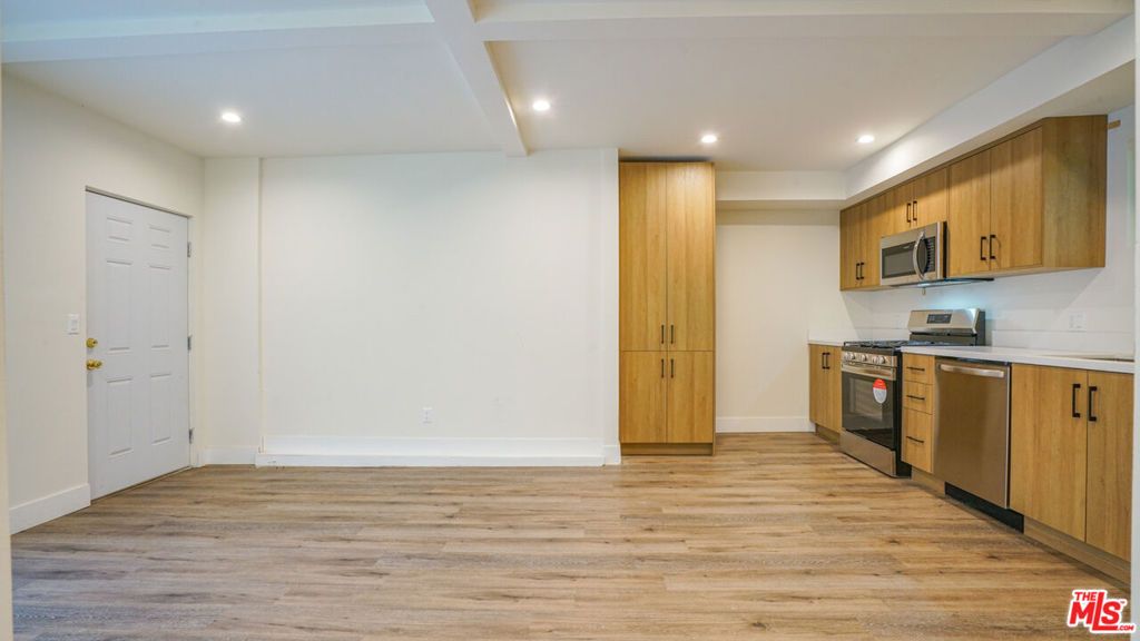 listing image 130723046499422262308