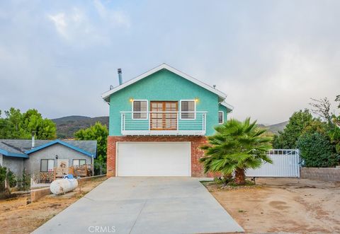 Photo of 42718 Coolcrest Drive, Lake Hughes, CA 93532 (MLS # SR25232333) Photo of 42718 Coolcrest Drive, Lake Hughes, CA 93532 (MLS # SR25232333)