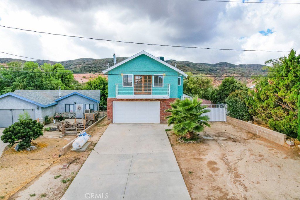 42718 Coolcrest Drive