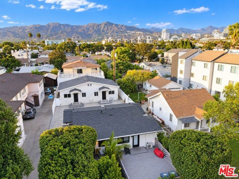 Photo of 559 Oak Street, Glendale, CA 91204 (MLS # 26999865)
