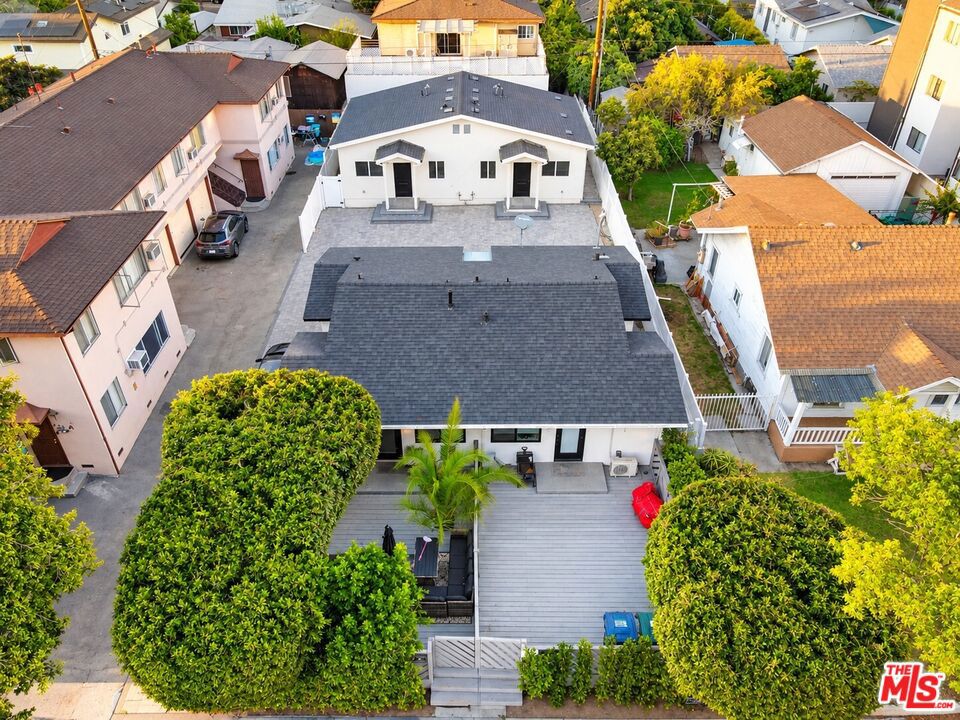 559 Oak Street