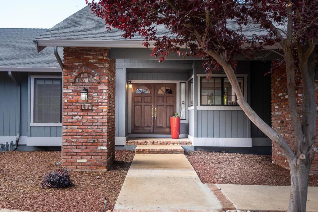 listing image 130729452224454598950