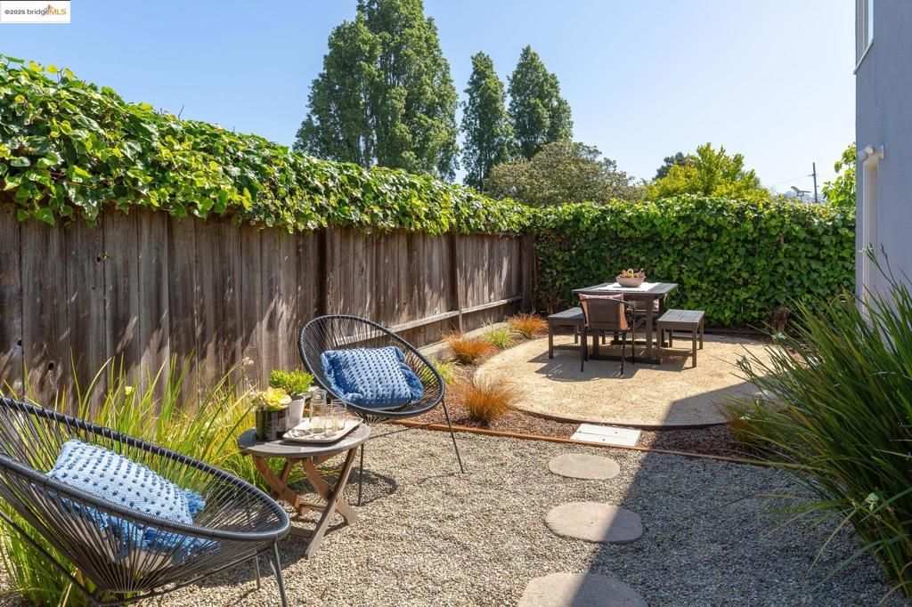 listing image 130722984704164309653