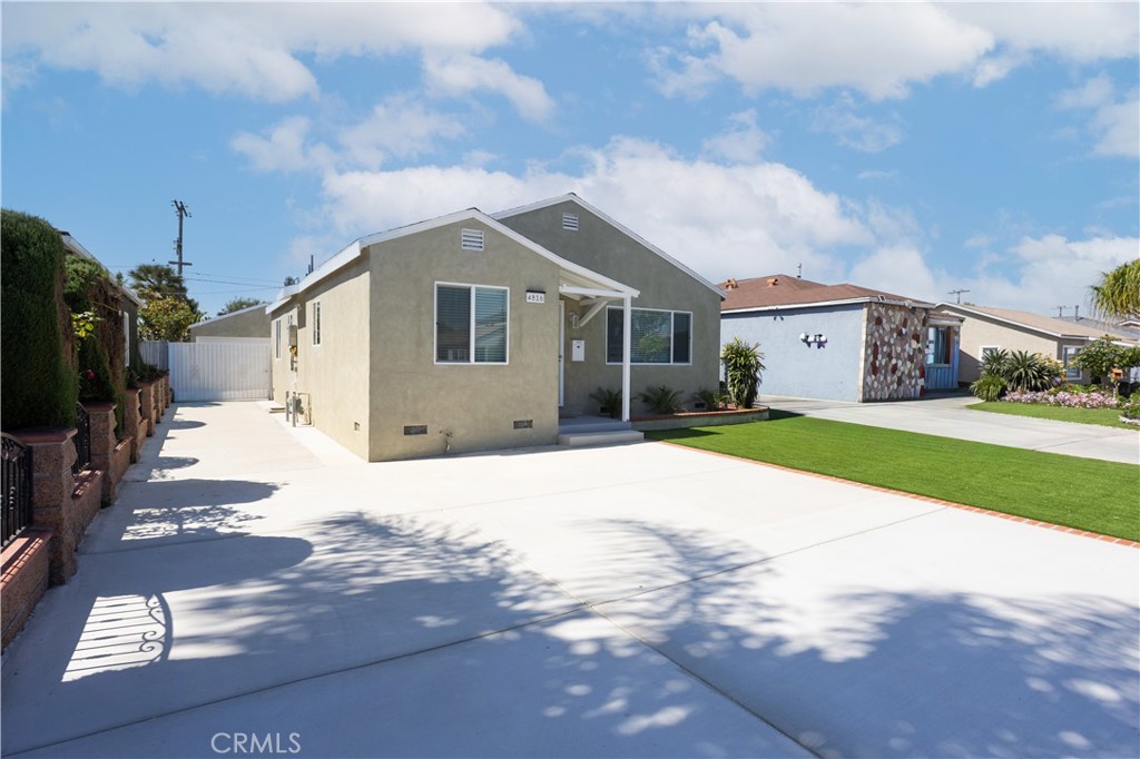4816 W 134th