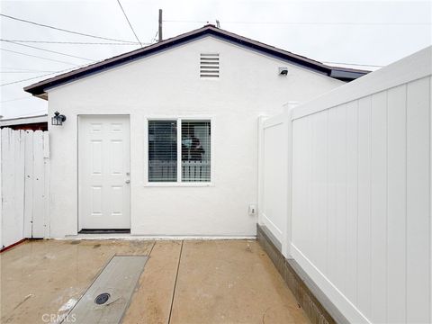 Photo of 8525 Wakefield Ave, Panorama City, CA 91402 (MLS # PW25243040)