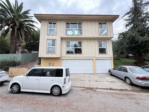 Photo of 2575 Riverside Terrace, Los Angeles, CA 90039 (MLS # AR25248307)