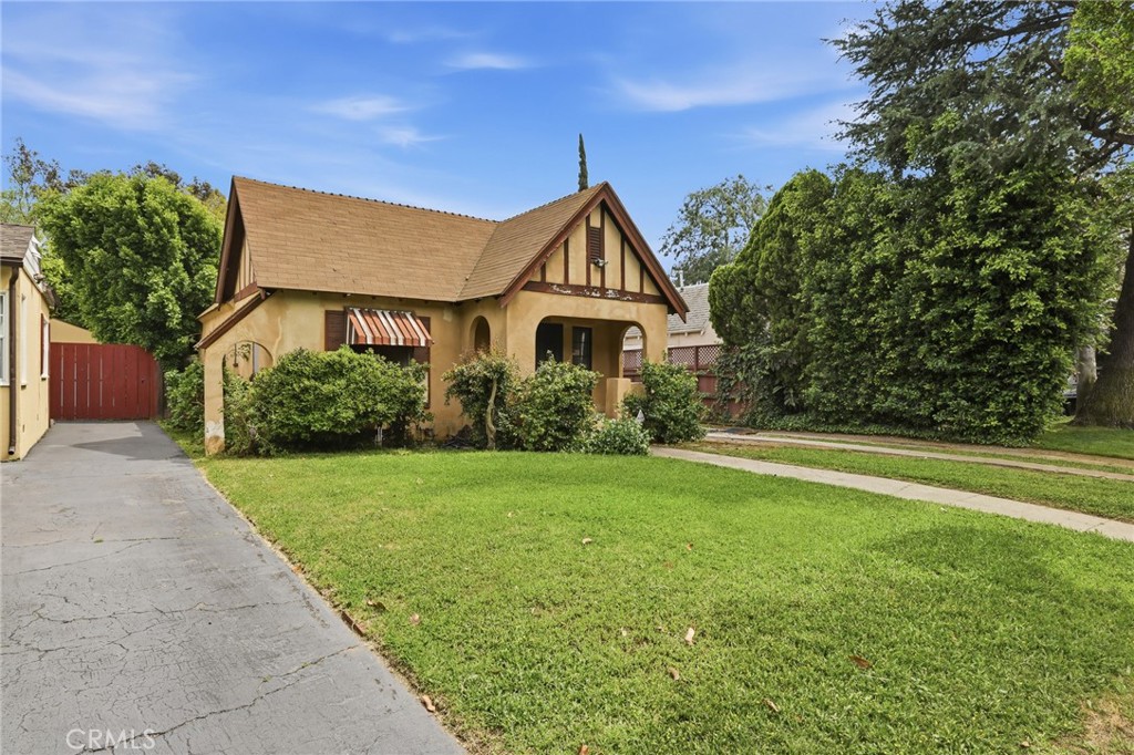 4720 Denny