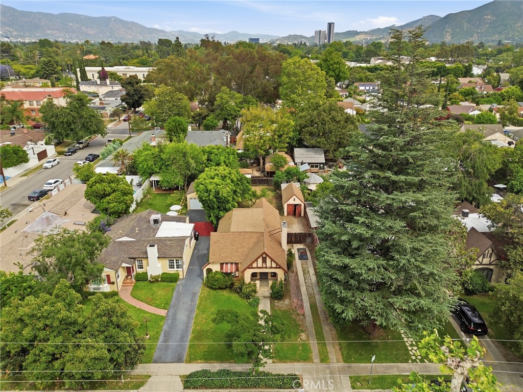 4720 Denny