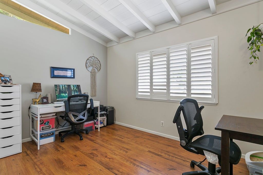 listing image 130725664397619110204