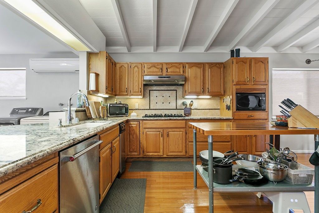 listing image 130722083388272883431