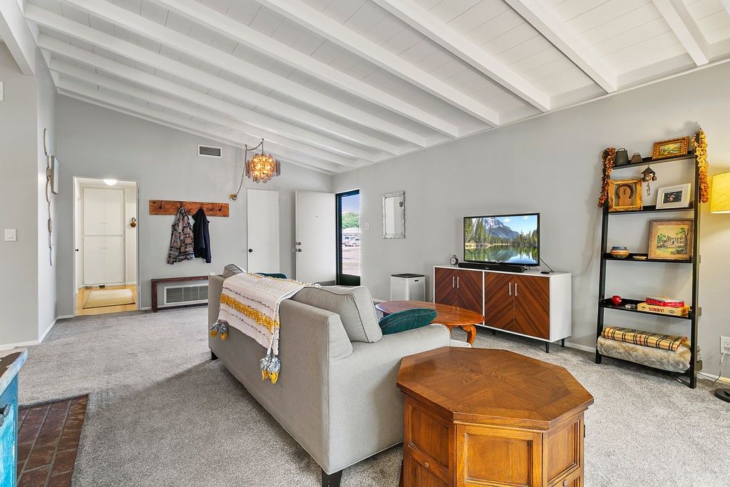 listing image 130729059679474090708