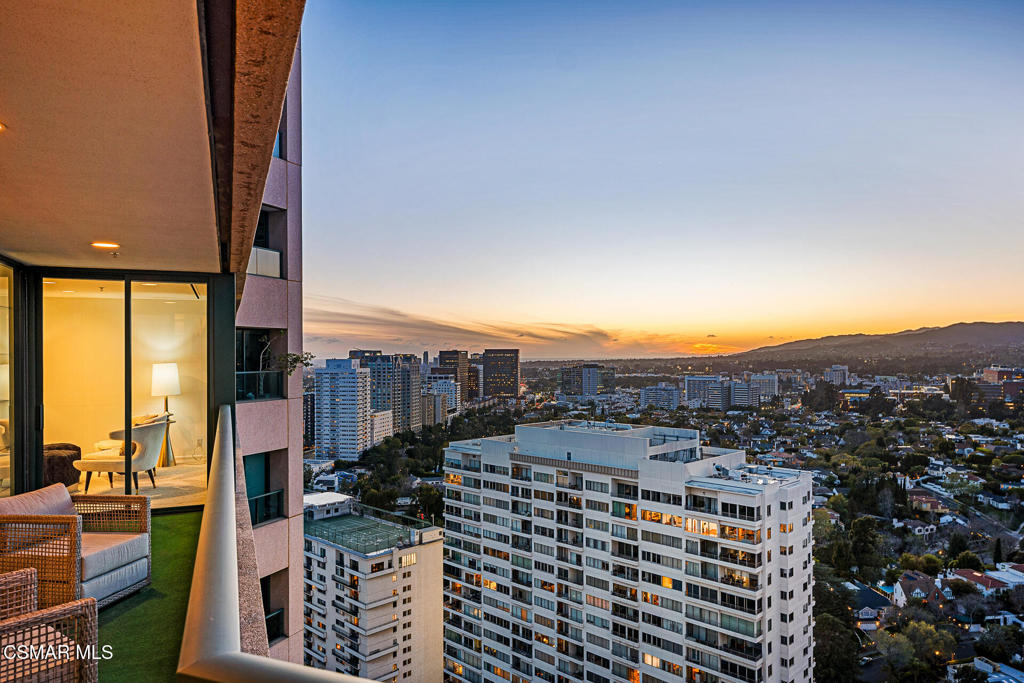 Los Angeles, California, 90024, United States, 3 Bedrooms Bedrooms, ,4 BathroomsBathrooms,Residential,Active,2020549
