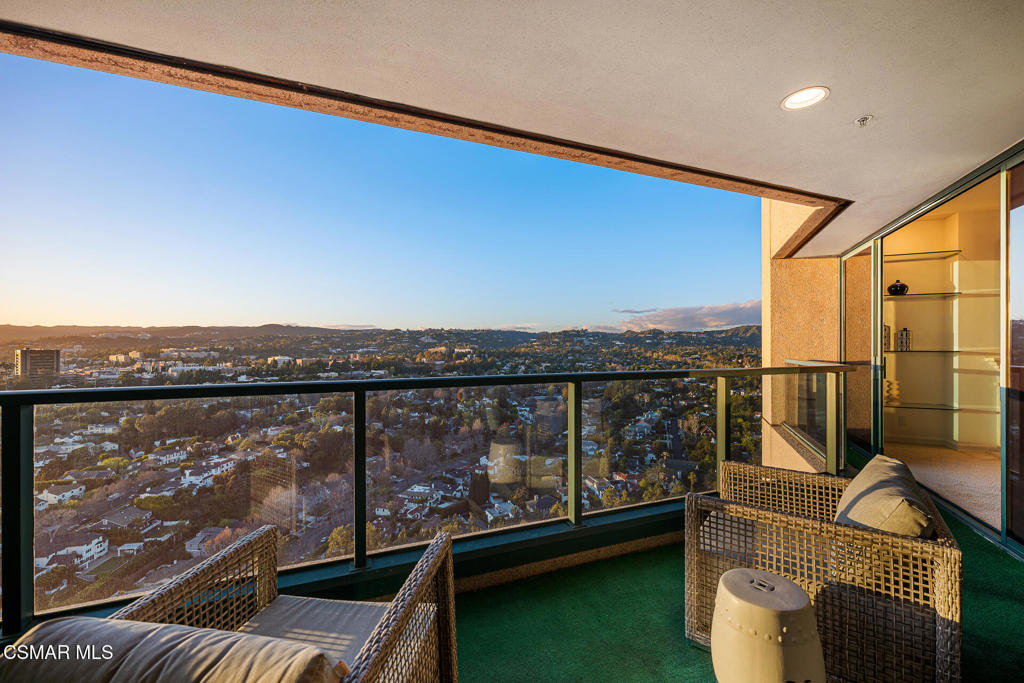 Los Angeles, California, 90024, United States, 3 Bedrooms Bedrooms, ,4 BathroomsBathrooms,Residential,Active,2020549