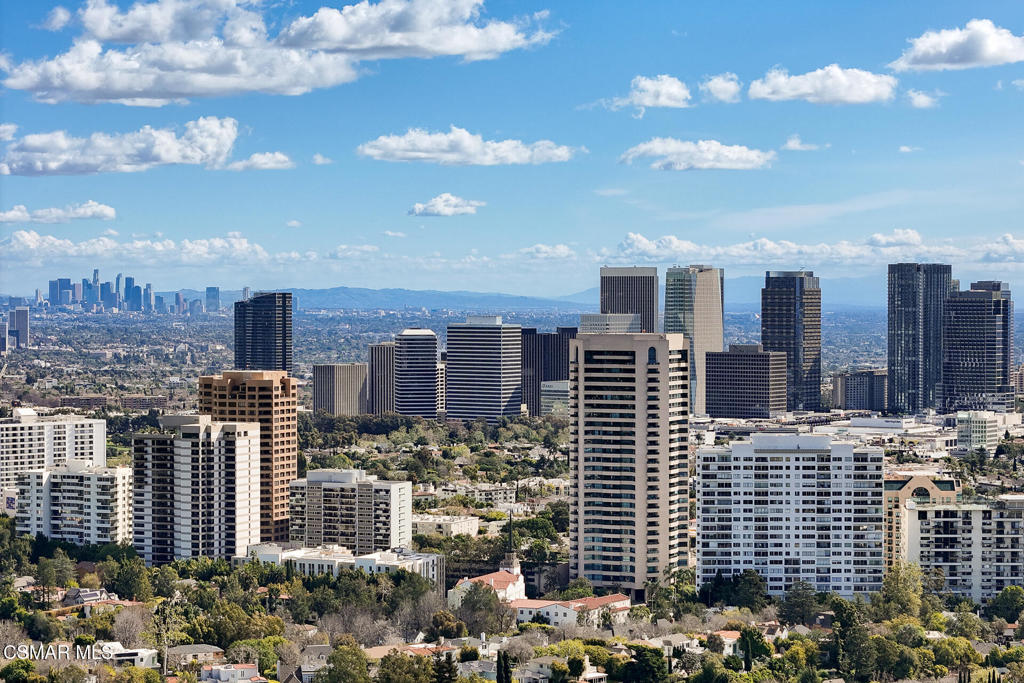 Los Angeles, California, 90024, United States, 3 Bedrooms Bedrooms, ,4 BathroomsBathrooms,Residential,Active,2020549