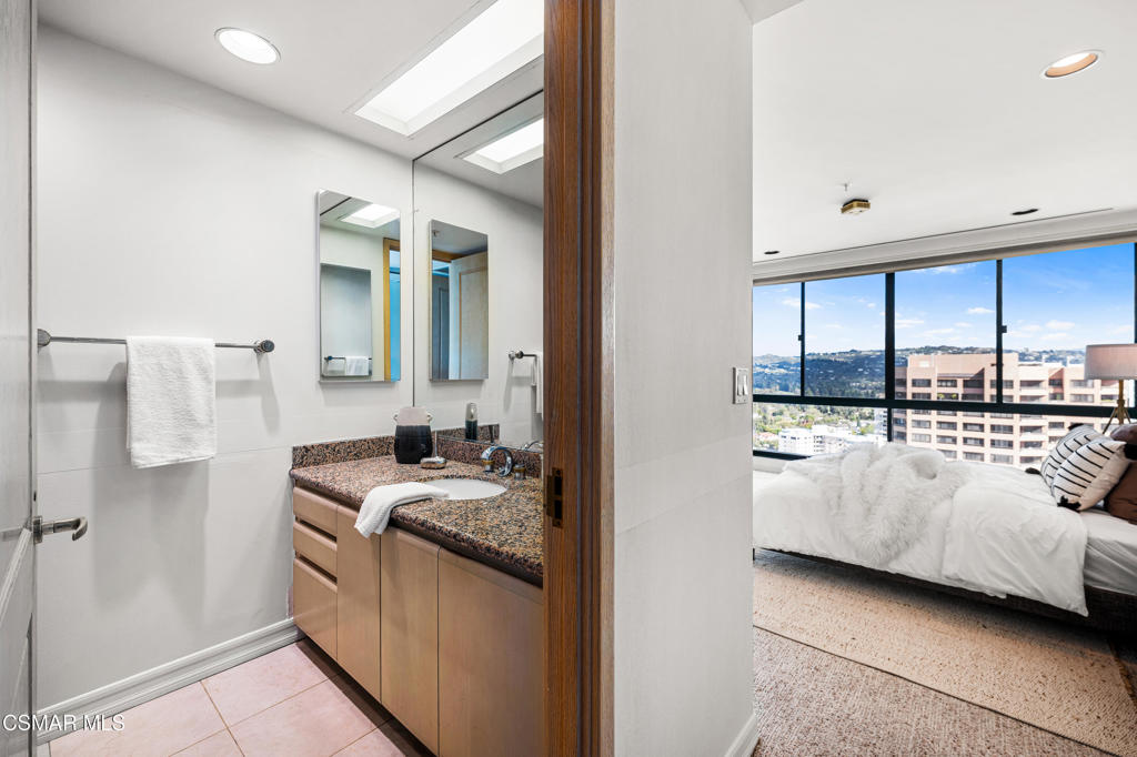 Los Angeles, California, 90024, United States, 3 Bedrooms Bedrooms, ,4 BathroomsBathrooms,Residential,Active,2020549