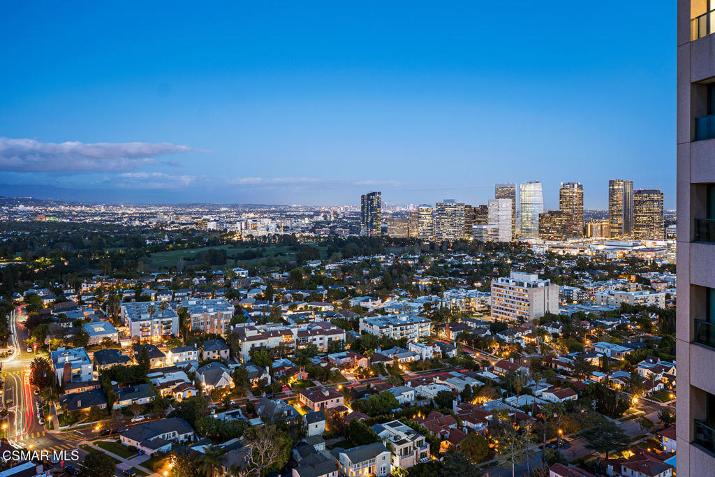 Los Angeles, California, 90024, United States, 3 Bedrooms Bedrooms, ,4 BathroomsBathrooms,Residential,Active,2020549