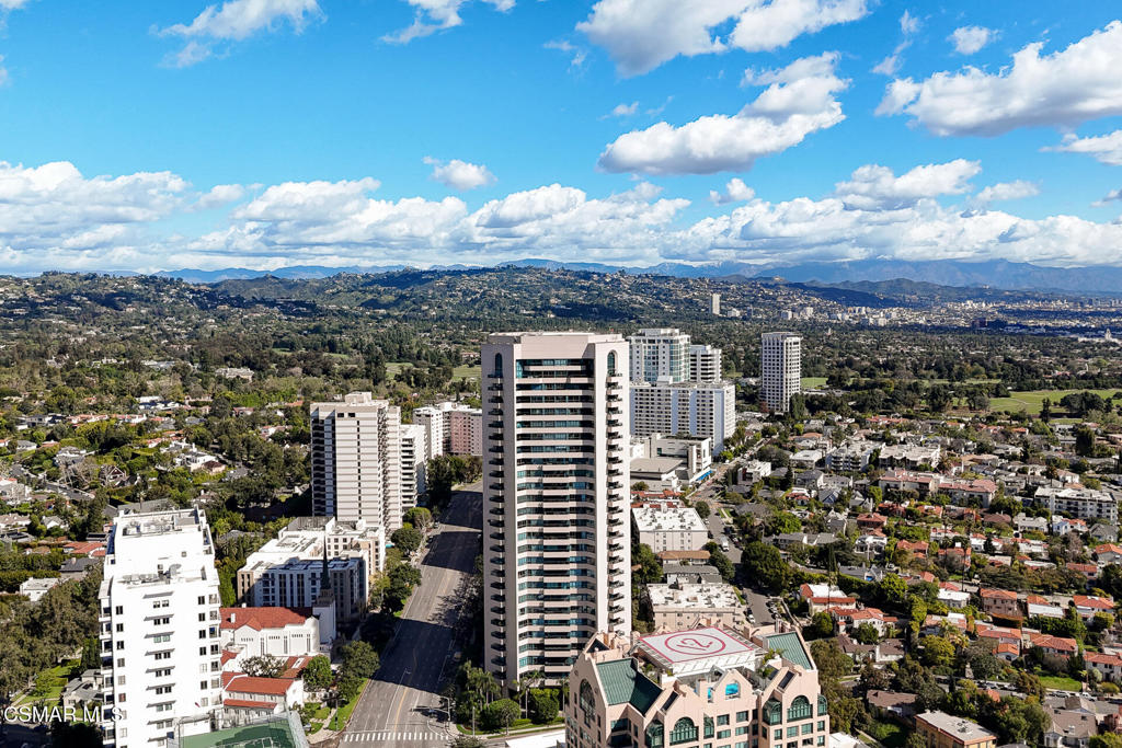 Los Angeles, California, 90024, United States, 3 Bedrooms Bedrooms, ,4 BathroomsBathrooms,Residential,Active,2020549
