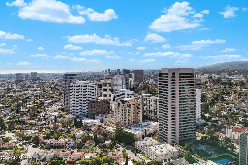 Los Angeles, California, 90024, United States, 3 Bedrooms Bedrooms, ,4 BathroomsBathrooms,Residential,Active,2020549