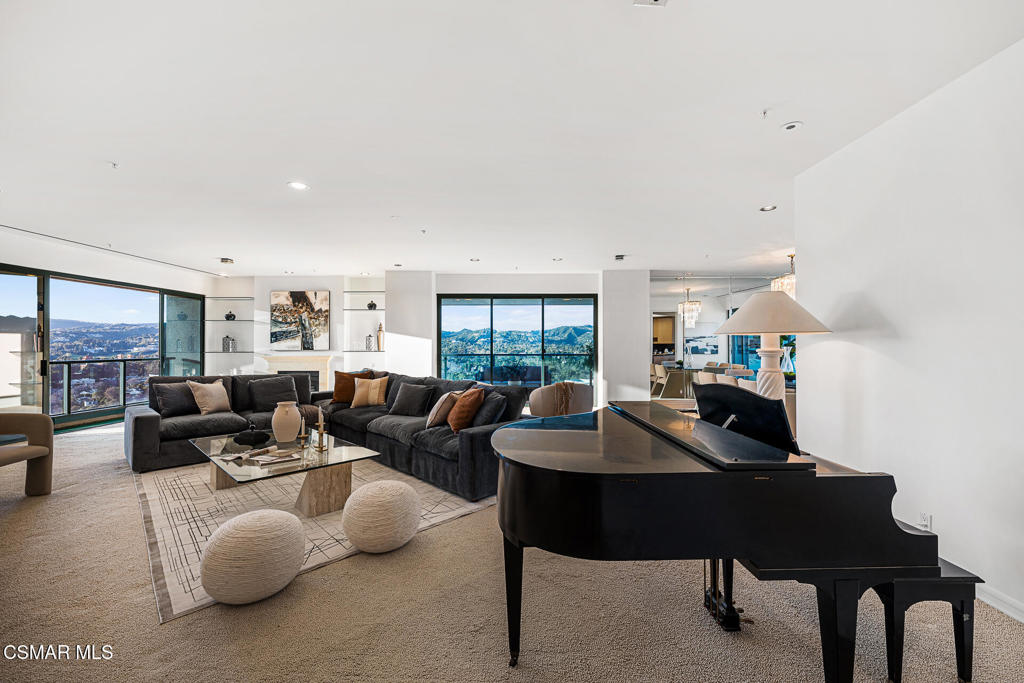 Los Angeles, California, 90024, United States, 3 Bedrooms Bedrooms, ,4 BathroomsBathrooms,Residential,Active,2020549