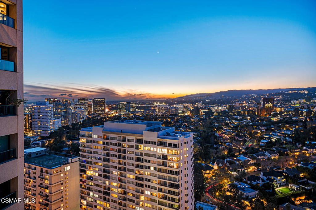 Los Angeles, California, 90024, United States, 3 Bedrooms Bedrooms, ,4 BathroomsBathrooms,Residential,Active,2020549