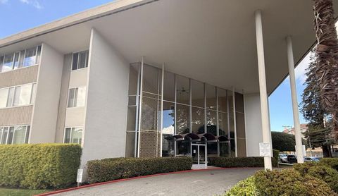 Photo of 200 Elm Street #204, San Mateo, CA 94401 (MLS # ML82044323)