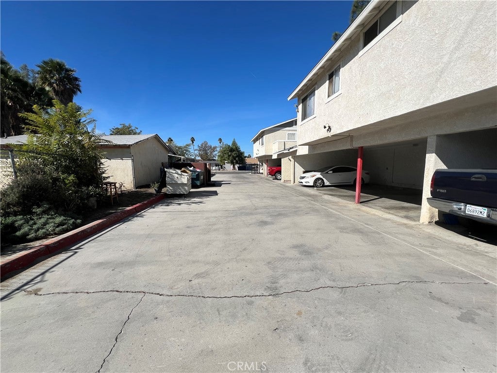 955 W Devonshire