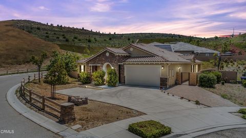 Photo of 566 Purple Sage Lane, Simi Valley, CA 93065 (MLS # V1-30605)
