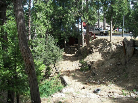 Tiny photo for 23730 Lakeview DR, Crestline, CA 92325 (MLS # IG26225510)