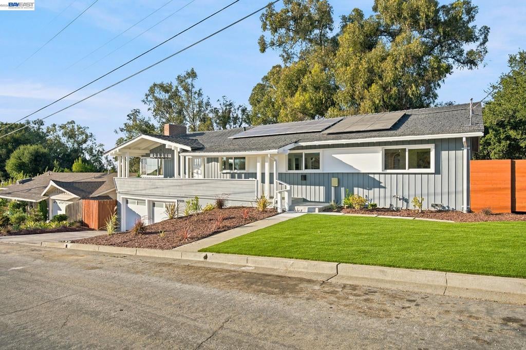 2500 Lancaster Ct