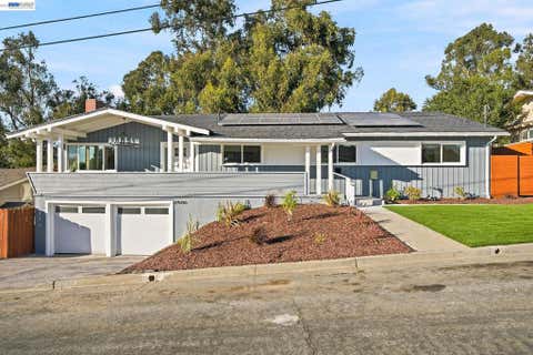 Photo of 2500 Lancaster Ct CT, Hayward, CA 94542 (MLS # 41145437)