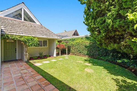 Photo of 1038 E Evelyn Avenue, Sunnyvale, CA 94086 (MLS # ML82045065)