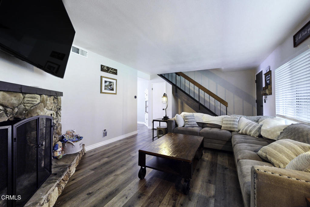 680 Redwood Lane
