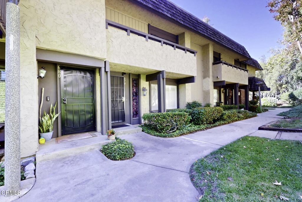 680 Redwood Lane